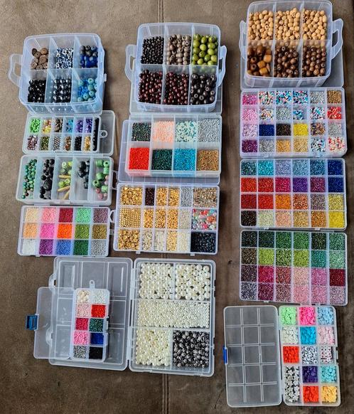 Grote Kralen Collectie met Opbergdozen netjes gesorteerd., Hobby en Vrije tijd, Kralen en Sieraden maken, Zo goed als nieuw, Kraal