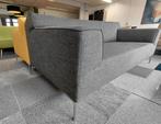 Design on Stock Bloq | 2,5 zits | Grijs, Huis en Inrichting, Banken | Bankstellen, Modern design, Design on stock, Info@andriesign.nl