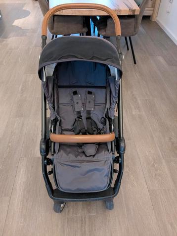 Kinderwagen Mutsy Evo incl. reisweg, voetenzak en paraplu beschikbaar voor biedingen