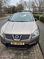 Een mooie bruin NISSAN QASHQAI, 1272 kg, 15 km/l, Euro 6, 4 cilinders