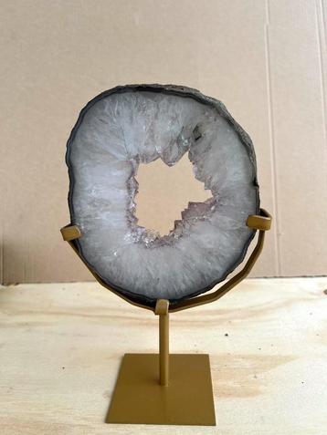 Amethist portal beschikbaar voor biedingen