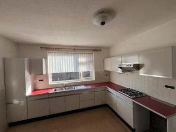 Keuken met dubbele wasbak, gaspitten - Zelf demonteren! beschikbaar voor biedingen