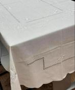 XL Tafelkleed + 8 servetten Kant Ovaal Floweral geborduurd, Nieuw, Ophalen of Verzenden, A, Ovaal