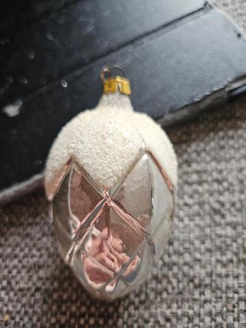 Oude kerstbal  beschikbaar voor biedingen