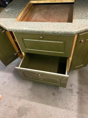 Keukenblok beschikbaar voor biedingen