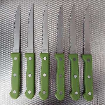 6 lichtgroene groente- en fruitmessen met gekartelde rand beschikbaar voor biedingen