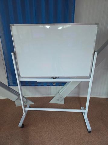 Verrijdbaar Whiteboard/Magneetbord - 110x75cm beschikbaar voor biedingen