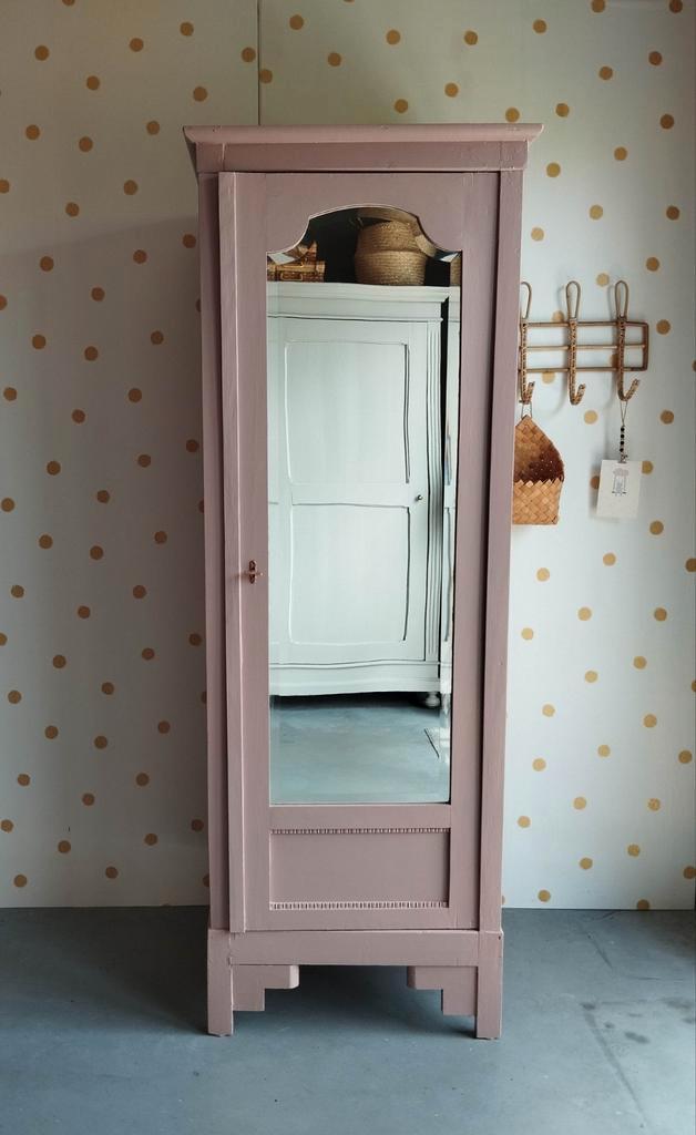 Vintage smalle kast / eendeurskast / linnenkast met spiegel, Kinderen en Baby's, Kinderkamer | Commodes en Kasten, Zo goed als nieuw