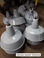 (Partij) emaille oude  grijze vintage lampen(kappen) H32 D41, Huis en Inrichting, Lampen | Lampenkappen, Robuust, stoer, oud, vintage, emaille , grijs, Pools