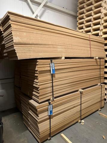 MDF 12 mm plaatmateriaal beschikbaar voor biedingen