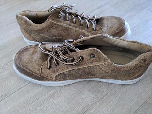 Ongedragen nubuck 100% leer sneaker mt43, Kleding | Heren, Schoenen, Nieuw, Veterschoenen, Overige kleuren, Ophalen