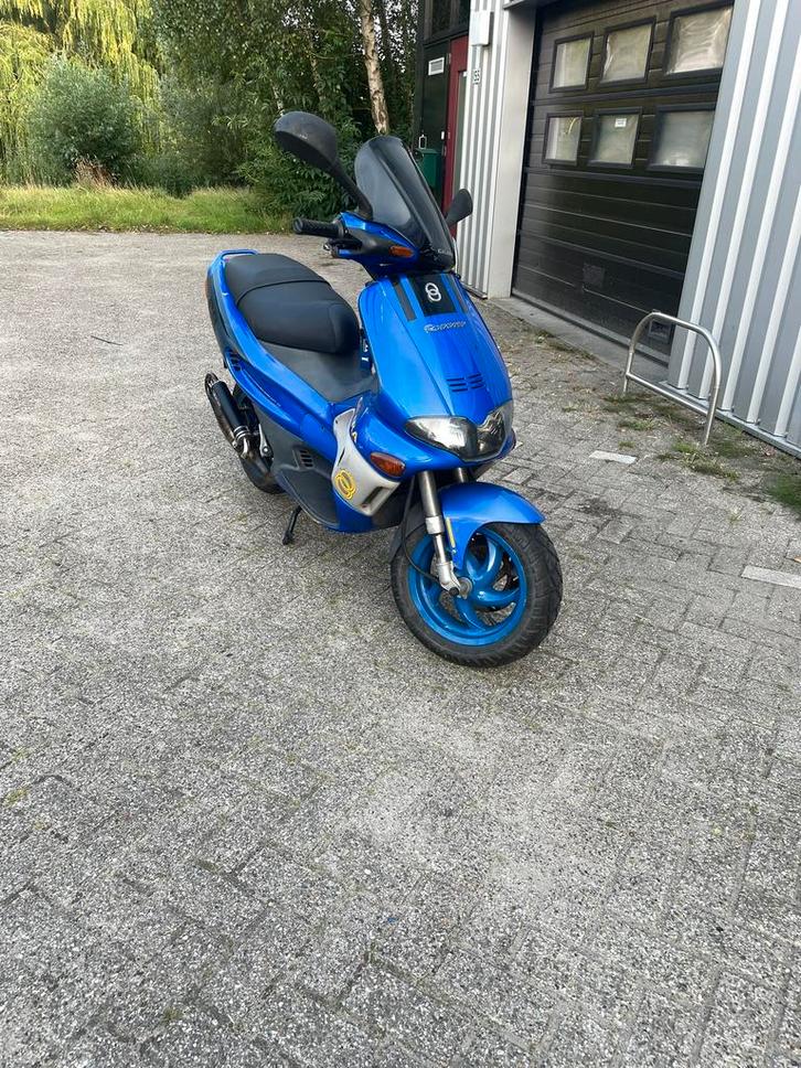Zeer nette gillera runner 70cc, Fietsen en Brommers, Scooters | Piaggio, Gebruikt, Overige modellen, Tweetakt, Ophalen