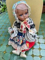 antieke pop van papier mache in Hongaarse klederdracht ?, Ophalen of Verzenden, Zo goed als nieuw, Pop