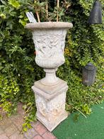 Planten bak beton op poot., Tuin en Terras, Ophalen, Rond, Minder dan 60 cm, Minder dan 30 cm