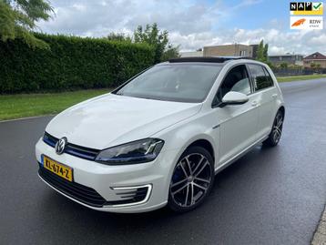 Volkswagen Golf 1.4 TSI GTE DSG/PANO/CLIMA/NAP/APK beschikbaar voor biedingen