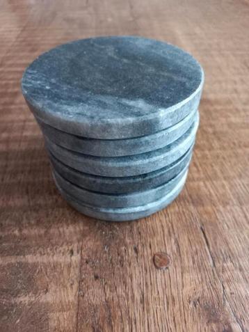 6 marmeren onderzetters. Gekocht bij de Kwantum.  beschikbaar voor biedingen