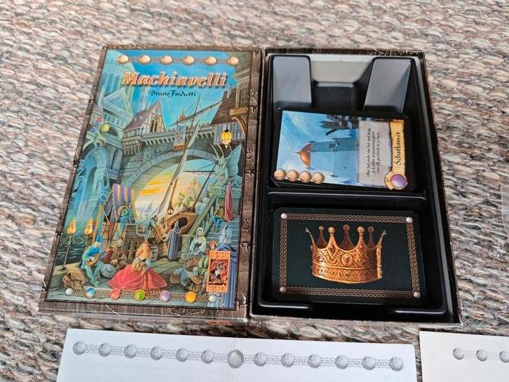 Machiavelli + Donkere Landen Uitbreiding - als nieuw!, Hobby en Vrije tijd, Gezelschapsspellen | Bordspellen, Nieuw, Drie of vier spelers