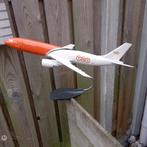 A300 tnt 1:100 (licht verkleurd), Verzamelen, Luchtvaart en Vliegtuigspotten, Ophalen of Verzenden, Gebruikt, Schaalmodel
