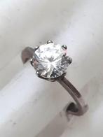 Stevige zilveren ring met zirkonia (7810-L3), Ophalen, 18 tot 19, Zo goed als nieuw, Dame