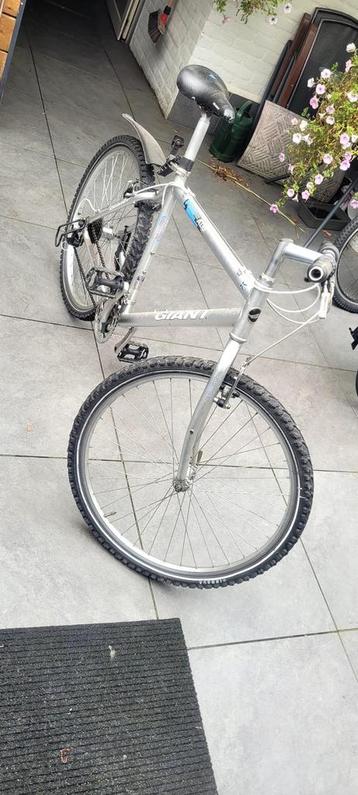 Fiets giant boulder mountain bike beschikbaar voor biedingen