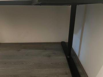 IKEA BEKANT bureau met zwarte poten - afbeelding 4