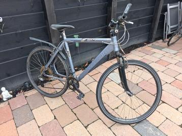 Te koop 2 mountainbikes beschikbaar voor biedingen