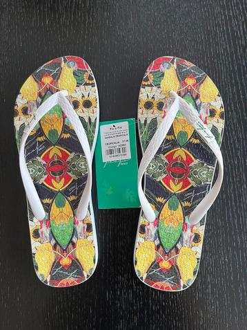Stoere nieuwe teenslippers uit Brazilië Fio a Fio beschikbaar voor biedingen