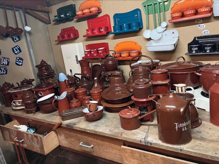 Allerlei soorten en kleuren emaille, Antiek en Kunst, Antiek | Emaille, Ophalen of Verzenden