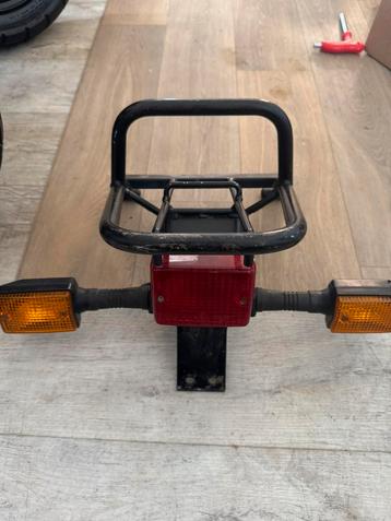 Yamaha bws rekje met achterlicht en knipperlichten beschikbaar voor biedingen