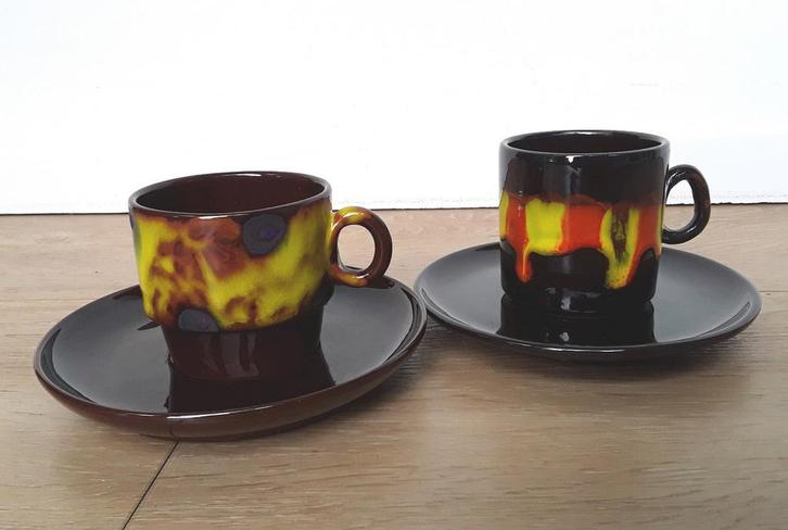 Twee vintage kop en schotels, prijs per stuk, Huis en Inrichting, Keuken | Servies, Gebruikt, Kop(pen) en/of Schotel(s), Overige stijlen