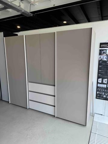 Nolte kast Concept Me 320 van €3.164 voor €1.900 beschikbaar voor biedingen
