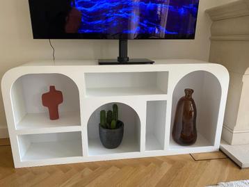 Dressoir / tv-kast beschikbaar voor biedingen