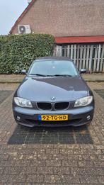 BMW 1-Serie 2.0 120I AUT 2006 Grijs, Auto's, Achterwielaandrijving, 1995 cc, 4 cilinders, 150 pk