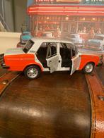 Lada taxi Modelauto - Oranje/Wit, Hobby en Vrije tijd, Modelauto's | 1:18, Ophalen of Verzenden, Zo goed als nieuw, Auto, Overige merken