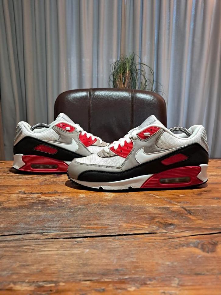 Nike Air Max 90 NikeID 'Gym Red' Size 40, Kleding | Heren, Schoenen, Gedragen, Sneakers of Gympen, Wit, Ophalen of Verzenden