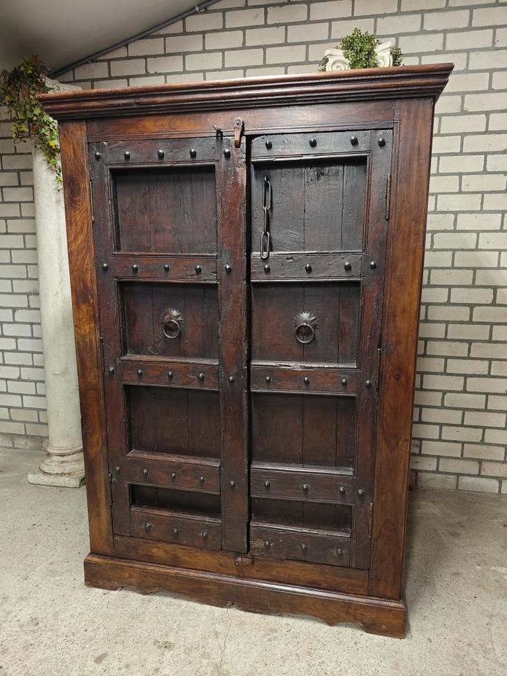 Grote Oude Kast uit India AFGEPRIJSD, Huis en Inrichting, Kasten | Overige, Zo goed als nieuw, Ophalen