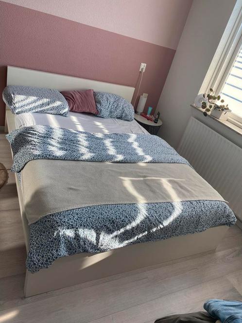 140 breed bed, Huis en Inrichting, Slaapkamer | Bedden, Gebruikt, Twijfelaar, 140 cm, 200 cm, Hout, Ophalen