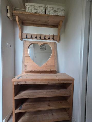 Complete hal set: spiegel, kapstok, schoenenkast (24 paar!) beschikbaar voor biedingen