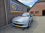 Peugeot 206 CC 1.6-16V (bj 2003), Voorwielaandrijving, Gebruikt, Zwart, 4 cilinders