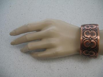 Koperen Klem Armband Bewerkt Infintiy Motief beschikbaar voor biedingen