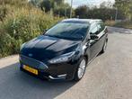 Ford Focus 1.0 Titanium 125pk - Dealer onderhouden, Auto's, 65 €/maand, 125 pk, Zwart, Origineel Nederlands