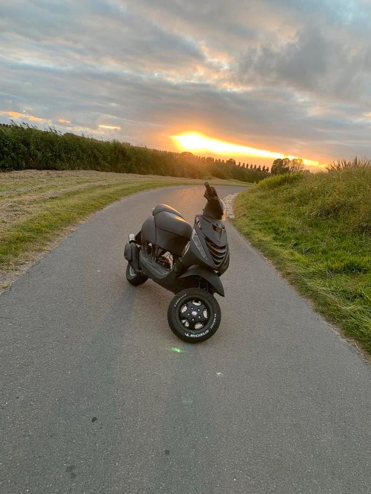 Zip sp lc project 70cc 2005 brom sp vork, Fietsen en Brommers, Scooters | Piaggio, Zo goed als nieuw, Zip, Maximaal 45 km/u, Benzine
