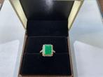 Ring goud met diamanten en smaragd, Ophalen of Verzenden, Zo goed als nieuw, 17 tot 18, Dame