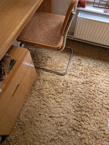 Hoogpolig okergeel vloerkleed 1.6 x 2.3 m beschikbaar voor biedingen
