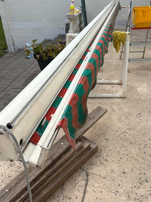 MADO ELECTRISCH ZONNENSCHERM, Tuin en Terras, Zonneschermen, Gebruikt, Knikarmscherm, Elektrisch, Ophalen