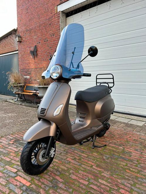 AGM VX50 SCOOTER, Fietsen en Brommers, Scooters | Overige merken, Zo goed als nieuw, Ophalen