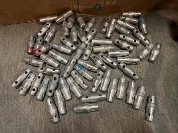 63x Prolyte CCS6 conische koppeling beschikbaar voor biedingen