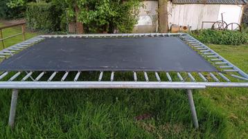 Tekoop rechthoekige trampoline beschikbaar voor biedingen