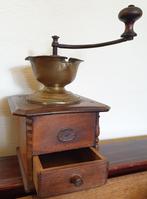 Oude koffiemolen, Antiek en Kunst, Antiek | Keukenbenodigdheden, Ophalen of Verzenden
