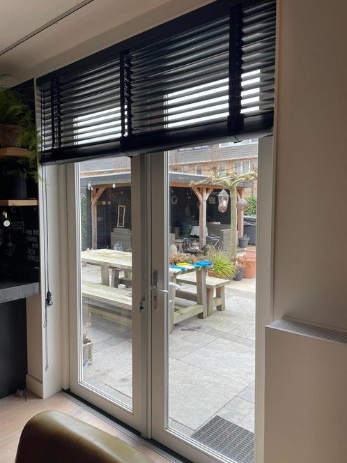 Jaloezieën zwart aluminium diverse maten, Huis en Inrichting, Stoffering | Gordijnen en Lamellen, Gebruikt, 200 cm of meer, Zwart